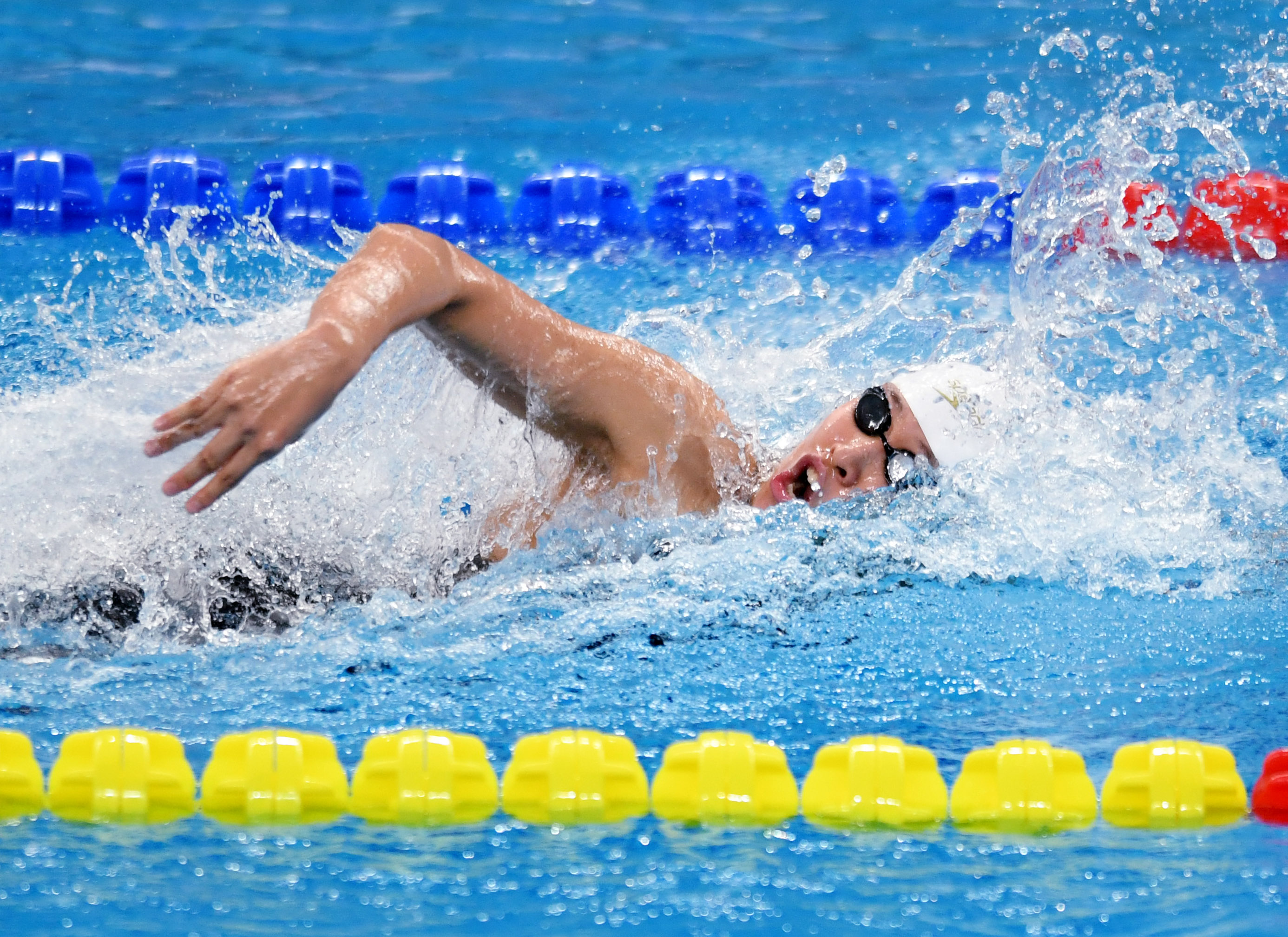 开云体育注册登录举重杯赛掀起高潮，岭南旋风队翻盘吴越麒麟队，战至最后一刻——轮换效果显现的简单介绍
