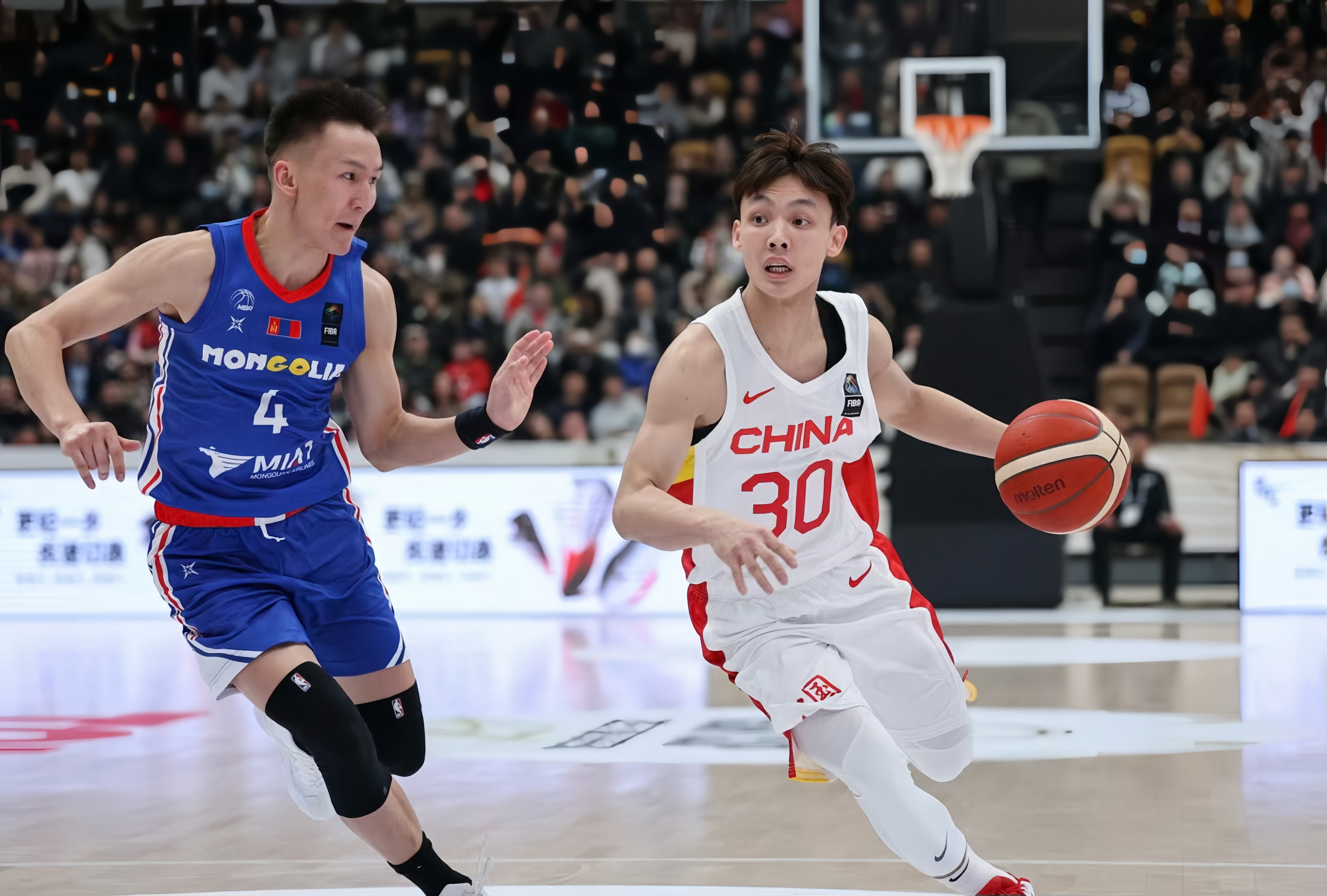 开云体育投注平台今晨中超传出新动向，深圳男篮队长鼓劲，管理层表态：媒体盛赞，球探报告显示潜力的简单介绍