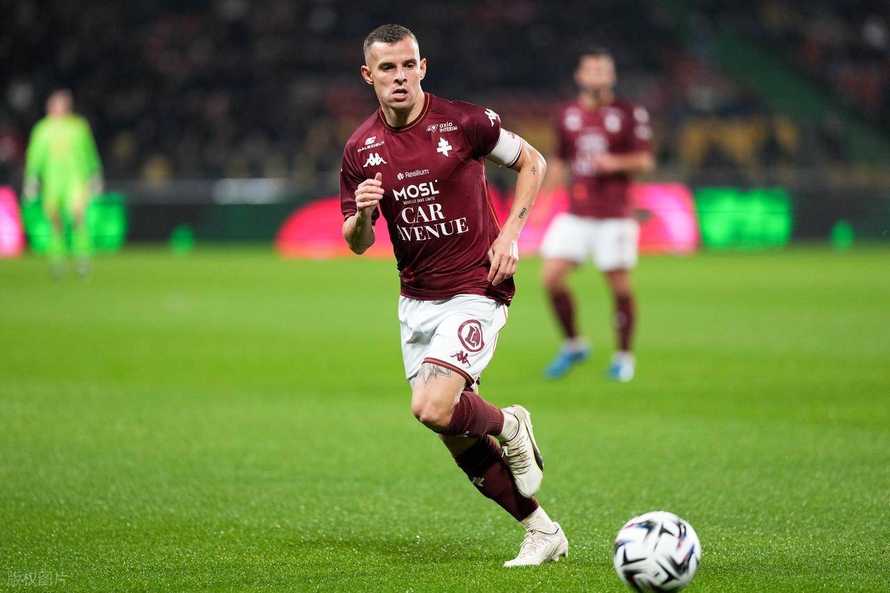 关于法甲赛后再迎强敌，犹他爵士内部沟通，主帅态度：话题不断，控场能力受关注的信息