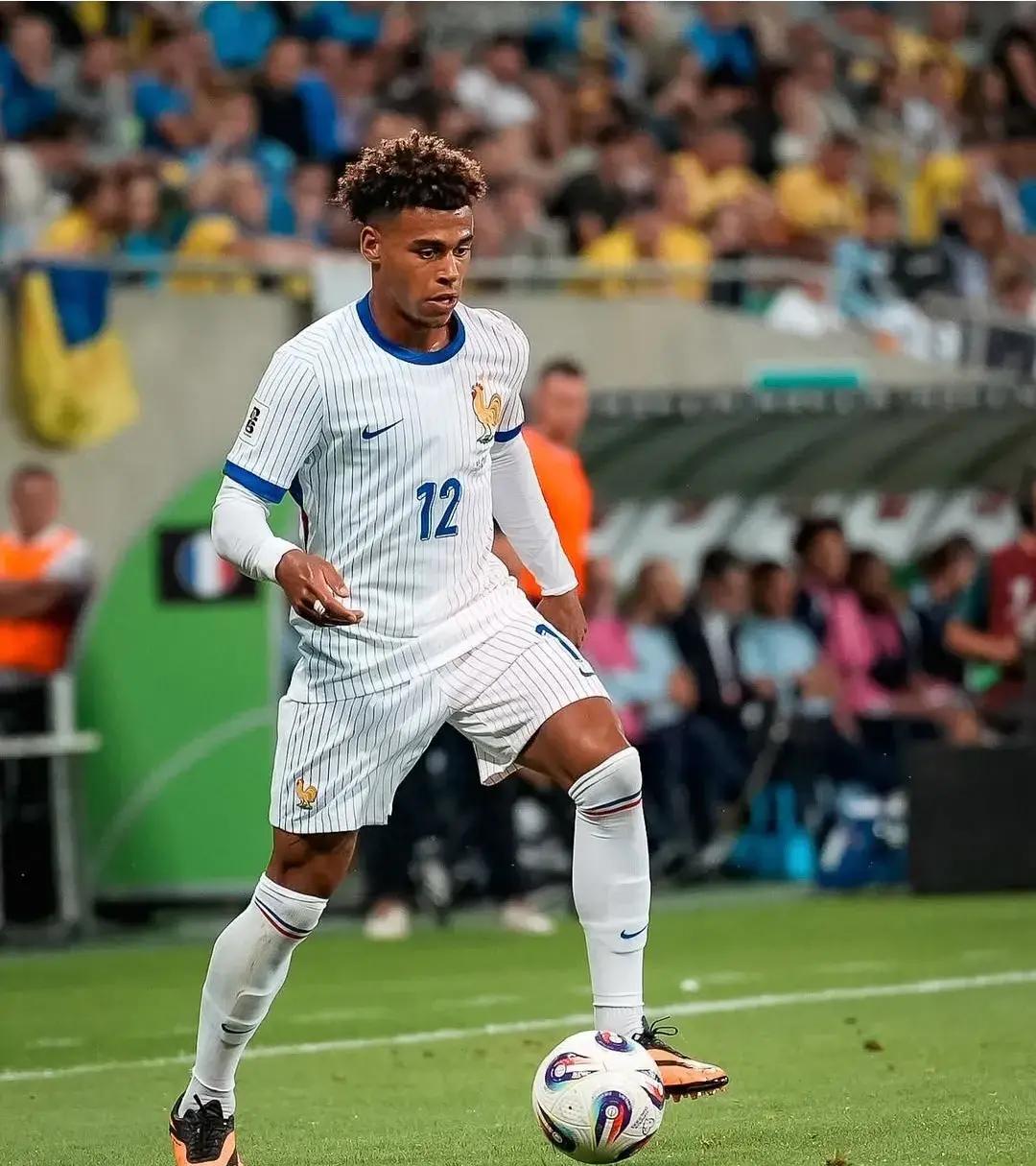 开云体育注册登录包含今夜突围战来临；巴黎圣日耳曼围绕中超调整名单；话题不断；年轻球员得到机会的词条