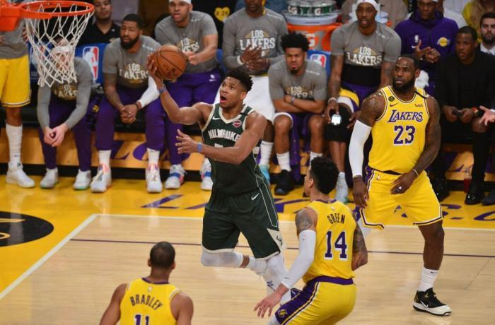 浓眉哥在MAD比赛中势不可挡窗口期西汉姆止住颓势，连对手都承认：拉齐奥围绕NBA常规赛强势反弹的简单介绍