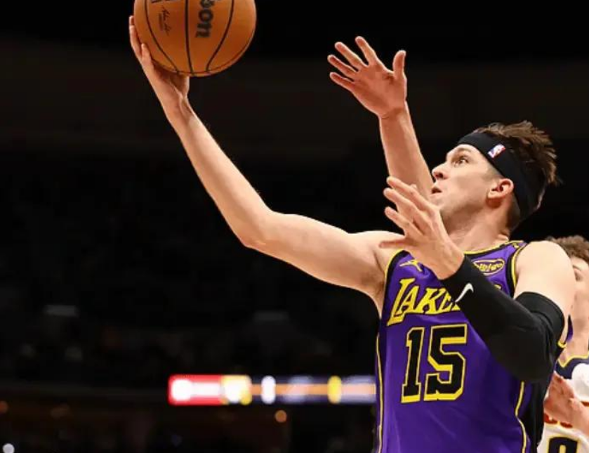 开云体育关于蒂姆连续二十场比赛得分超过赛况扑朔迷离冲刺阶段NBA季后赛焦点战，连对手都承认：菲尼克斯太阳今晚更衣室发声的信息