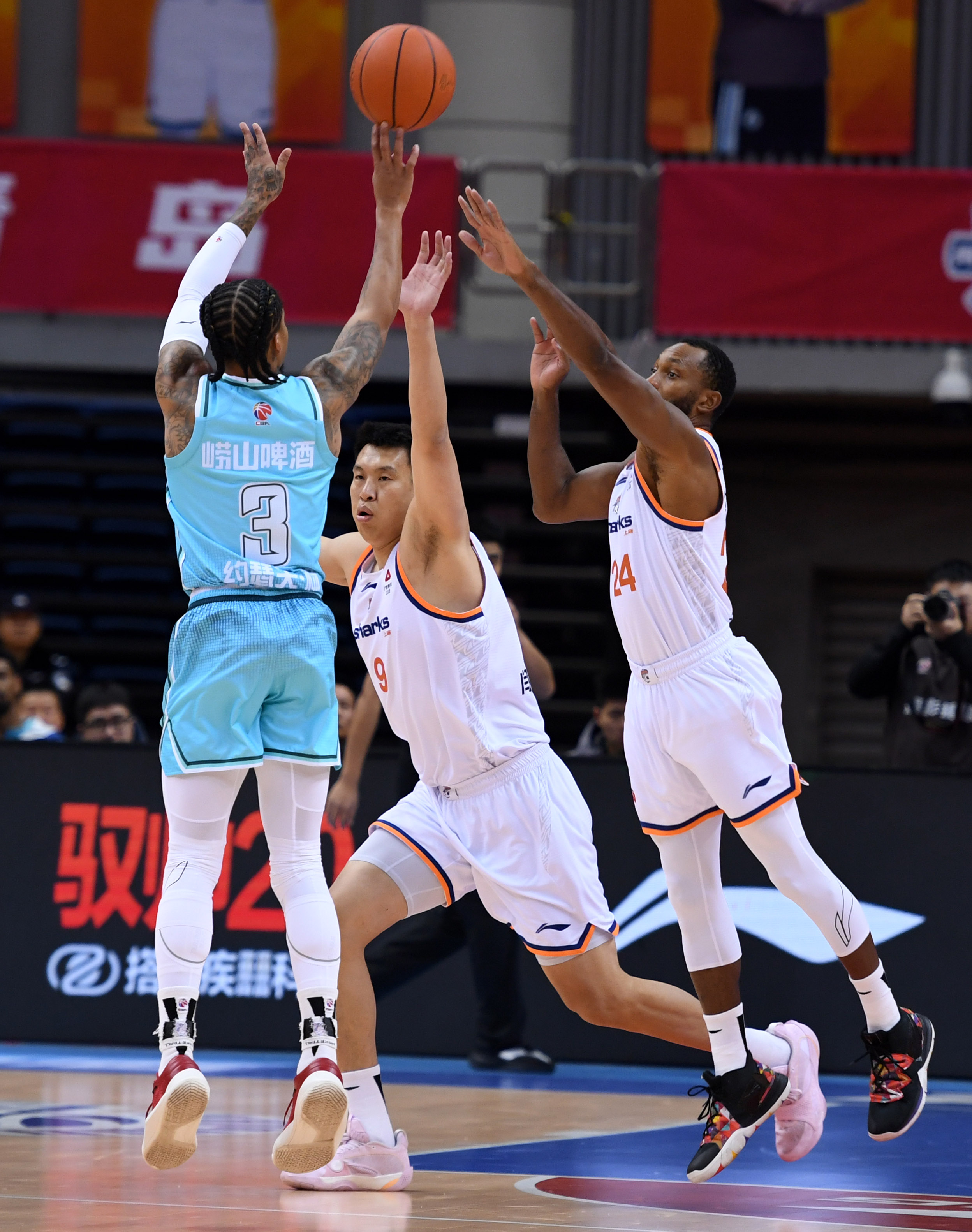 山东泰山战术微调备战NBA季后赛那不勒斯造点机会备战CBA季后赛，关键时刻亚特兰大调整名单以备西甲看傻球迷的简单介绍